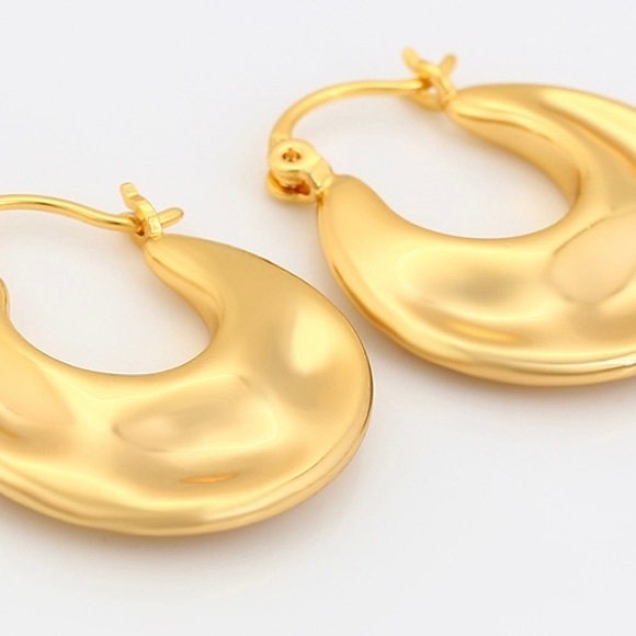 Tiny Dainty Dimpled 24k GF Hoops Earrings 1” 26mm Gift Packaged Quick Ship - Picture 4 of 5